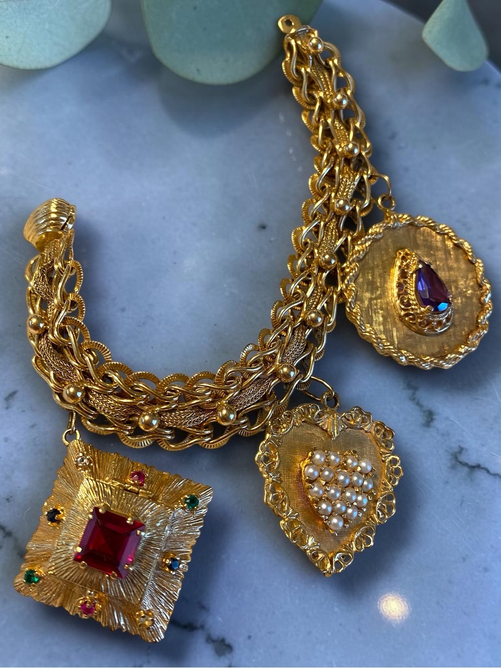 Vintage HEAVY SOLID 14K Yellow Gold 16mm Wide 7” Charm Bracelet with 3 Charms! - Picture 2 of 16